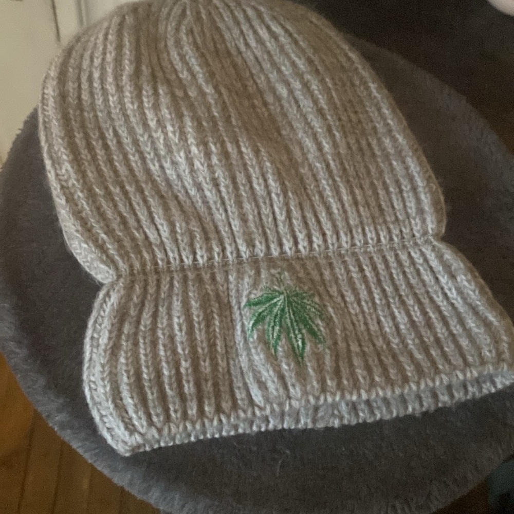 Hat - Picture 4 of 4